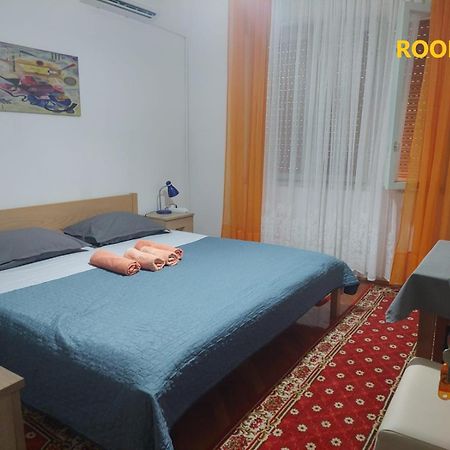 Guest House Lovric Porec Exterior photo